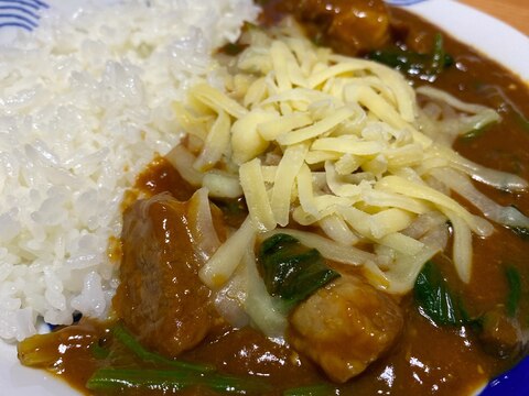 お肉ごろごろ☆ほうれん草とチーズのカレー